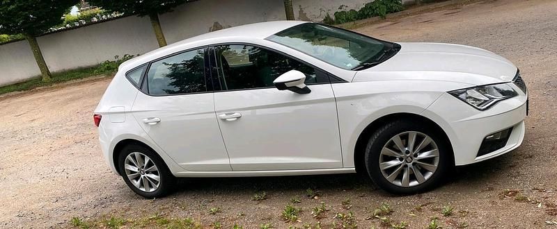 Gebraucht Seat Leon 131 PS (96 kW) 2020 Weiß Limousine