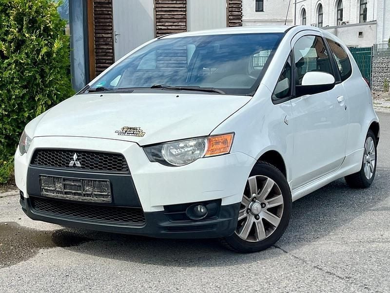 Weiß Gebraucht 2010 Mitsubishi Colt Limousine | 1.200 € (Guter Preis) - Bild 1/4