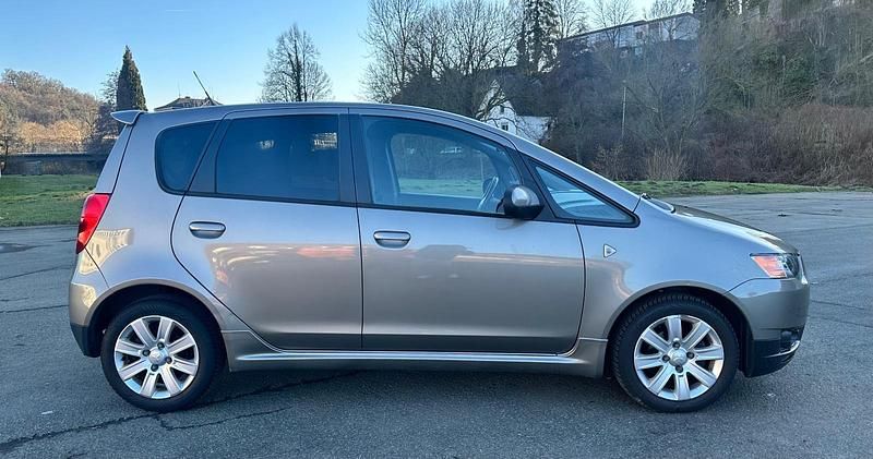 Gebraucht Mitsubishi Colt 95 PS (69 kW) 2012 Grau Kleinwagen