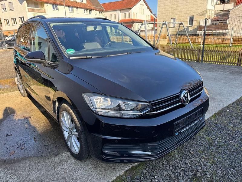 Schwarz Gebraucht 2018 VW Touran Van / Kleinbus | 15.900 € (Superpreis) - Bild 1/4