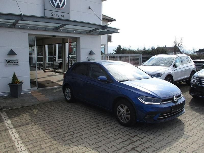 Gebraucht VW Polo Style 110 PS (80 kW) 2023 Blau Kleinwagen