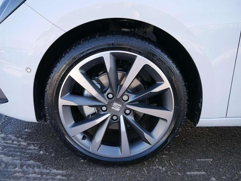 Neu Seat Leon FR 150 PS (110 kW) 2025 Nevadaweiß metallic Kombi