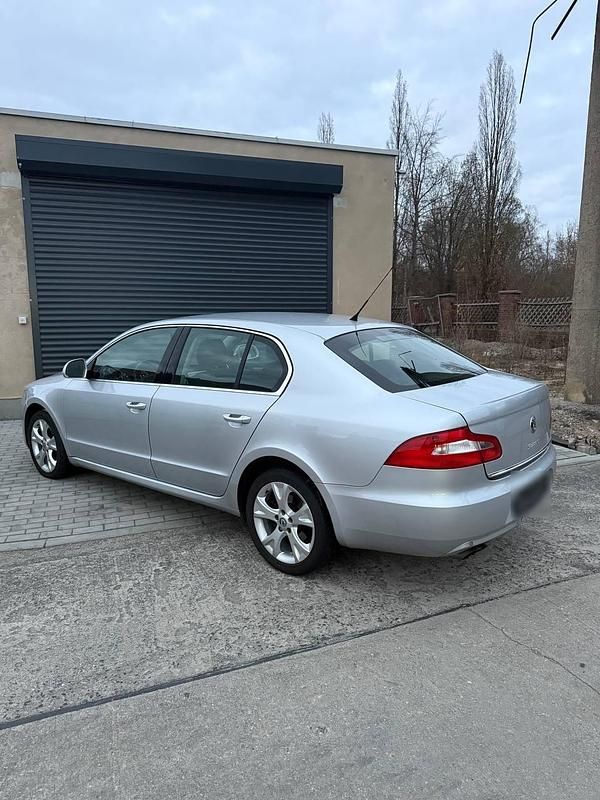 Gebraucht Skoda Superb 160 PS (117 kW) 2008 Grau Limousine