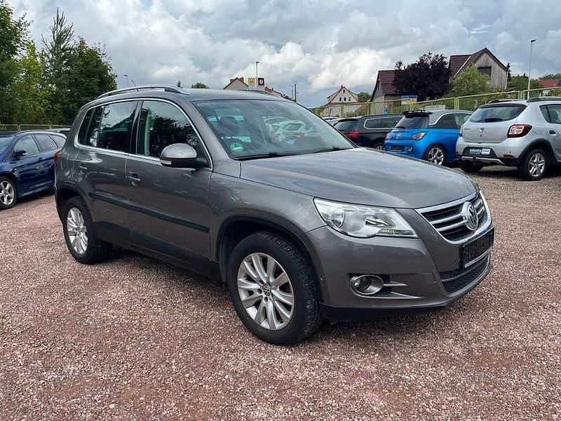 Grau Gebraucht 2009 VW Tiguan Sportline SUV | 4.000 € (Superpreis) - Bild 1/4