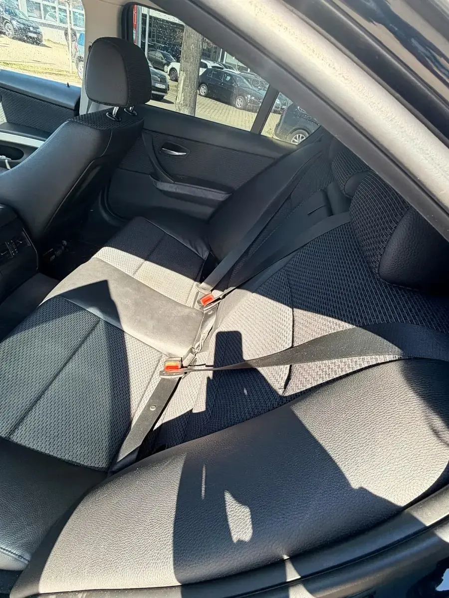 Gebraucht BMW 330 245 PS (180 kW) 2010 Blau Limousine