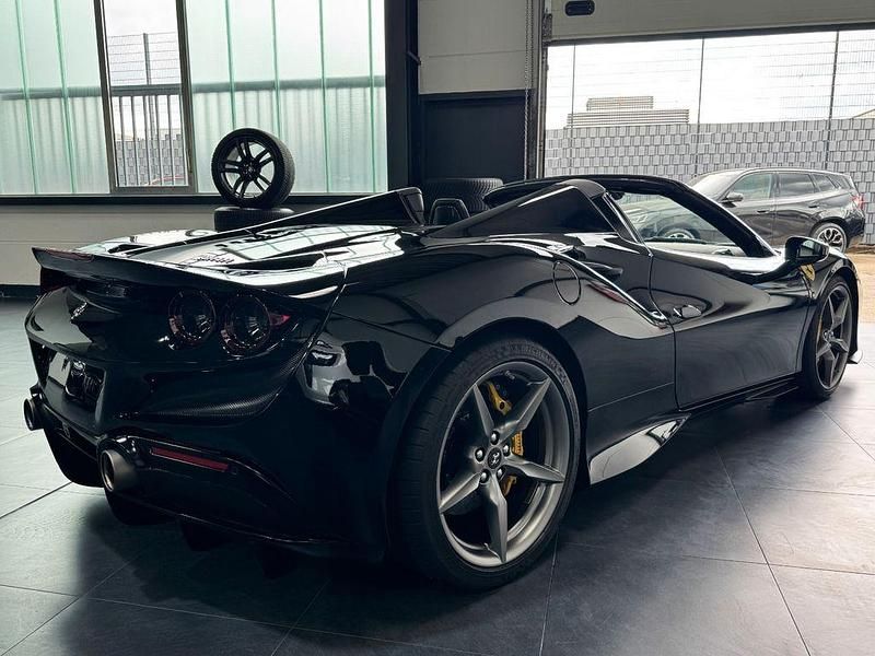 Gebraucht Ferrari F8 721 PS (530 kW) 2021 Schwarz Cabrio