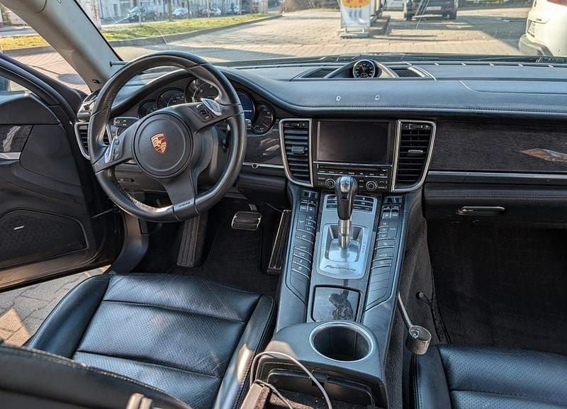 Gebraucht Porsche Panamera 250 PS (183 kW) 2012 Schwarz Kleinwagen