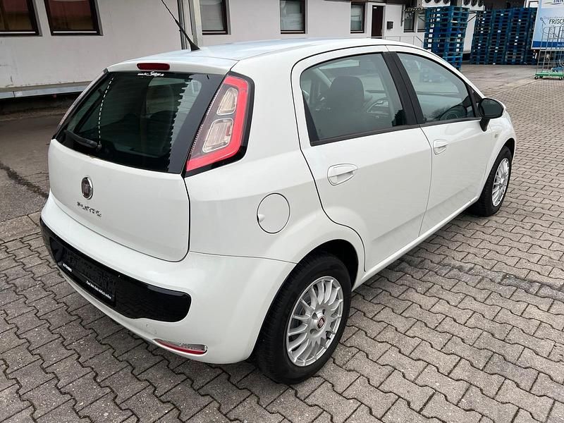 Gebraucht Fiat Punto Sport 77 PS (56 kW) 2012 Weiß Kleinwagen