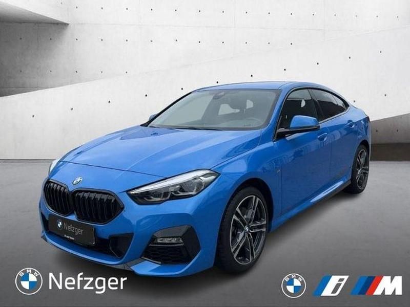 Misano blau metallic (metallic) Gebraucht 2024 BMW 218 Sport Line Limousine | 30.900 € (Etwas zu teuer) - Bild 1/4