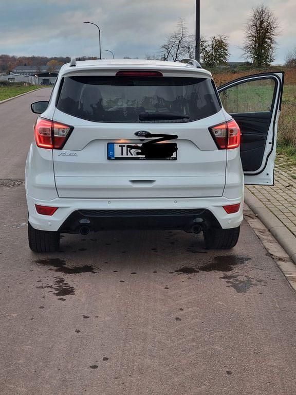 Gebraucht Ford Kuga ST-Line 179 PS (131 kW) 2018 Weiß SUV