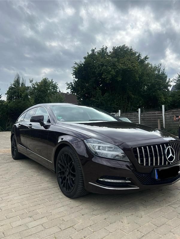 Braun Gebraucht 2013 Mercedes CLS250 Shooting Brake Kombi | 13.500 € - Bild 1/4