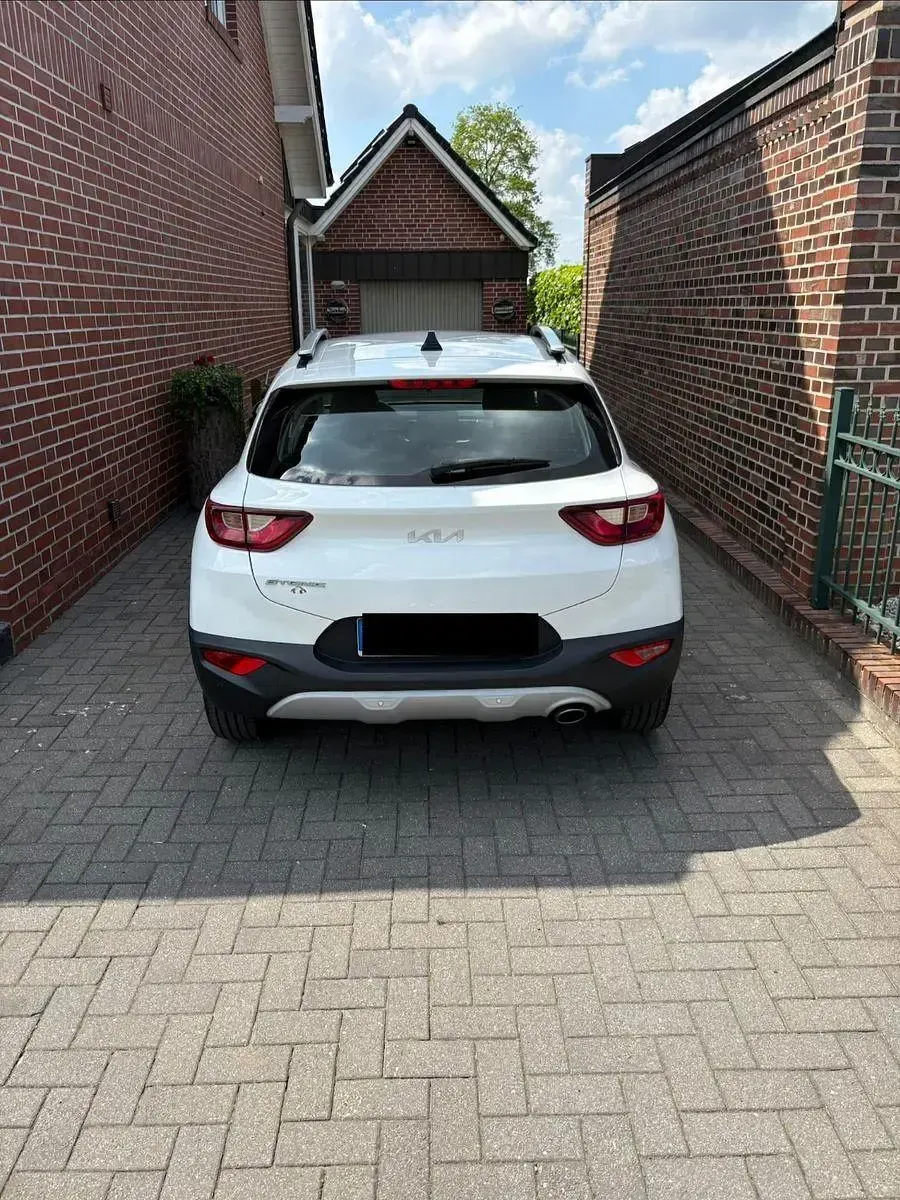 Gebraucht Kia Stonic Vision 84 PS (61 kW) 2022 Weiß SUV