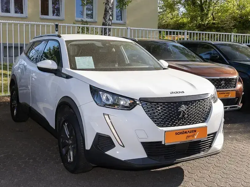 Gebraucht Peugeot 2008 Active 131 PS (96 kW) 2021 Weiß SUV