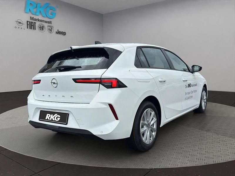Neu Opel Astra Edition 131 PS (96 kW) 2025 Weiß Limousine