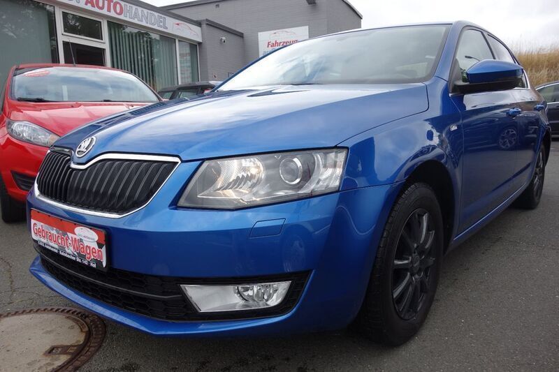 Blau Gebraucht 2015 Skoda Octavia Limousine | 6.390 € (Superpreis) - Bild 1/4
