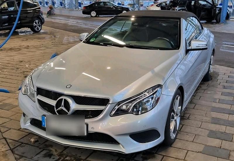 Silber Gebraucht 2013 Mercedes E250 Cabrio | 18.750 € (Fairer Preis) - Bild 1/4