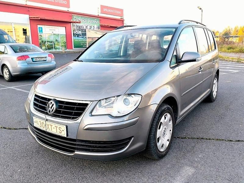 Grau Gebraucht 2007 VW Touran Conceptline Van / Kleinbus | 5.750 € - Bild 1/4