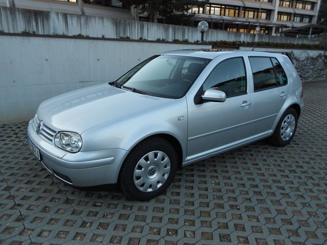 Gebraucht VW Golf IV Highline 139 PS (102 kW) 2003 Silber metallic Limousine