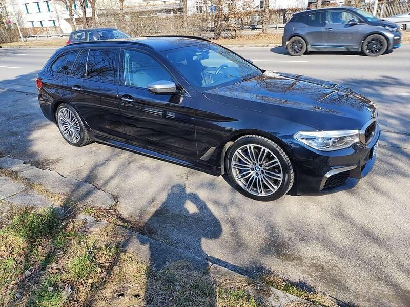 Gebraucht BMW M550 400 PS (294 kW) 2018 Schwarz Limousine