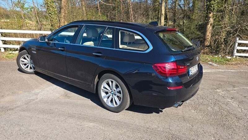 Blau Gebraucht 2016 BMW 520 Kombi | 15.990 € (Fairer Preis) - Bild 1/4