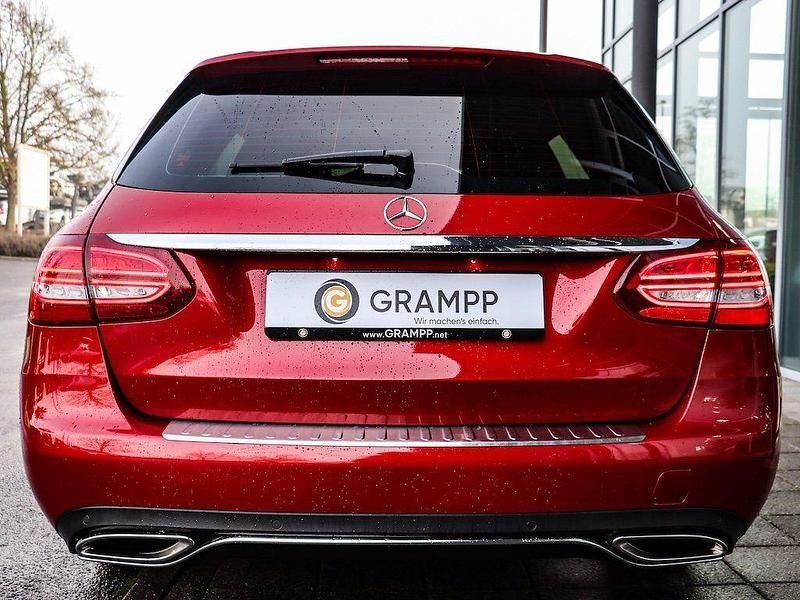 Gebraucht Mercedes C400 Avantgarde 333 PS (244 kW) 2017 Rot Limousine