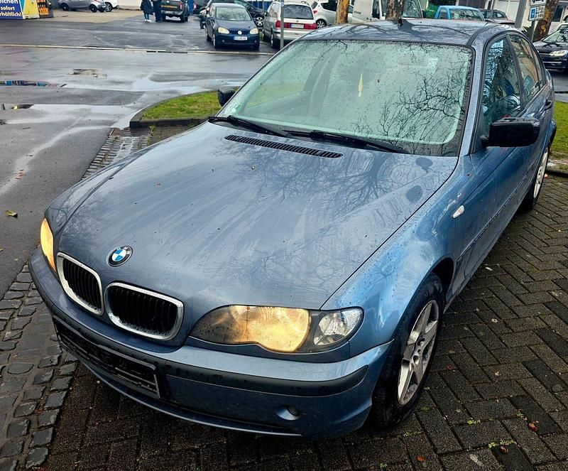 Gebraucht BMW 318 143 PS (105 kW) 2004 Blau Limousine