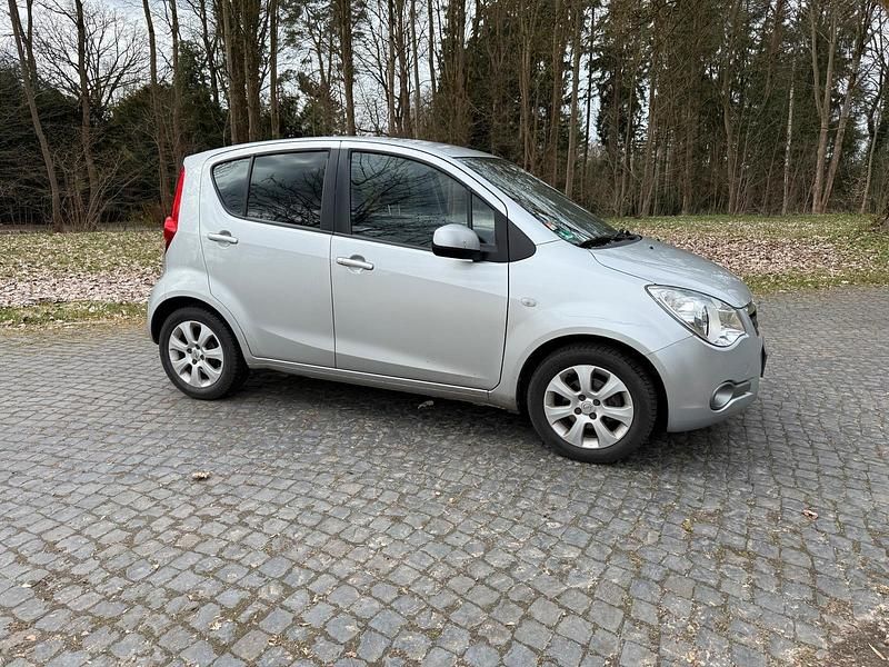 Gebraucht Opel Agila 65 PS (47 kW) 2008 Silber Kleinwagen