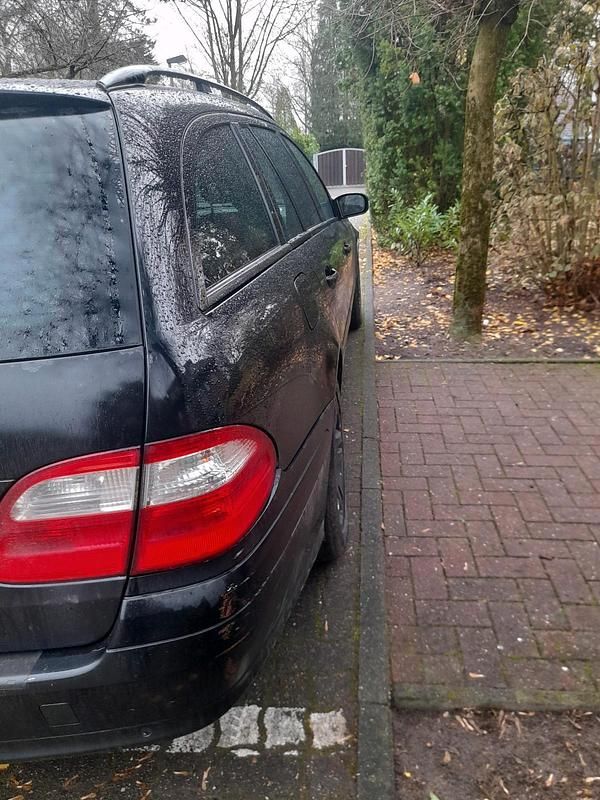 Gebraucht Mercedes E220 Classic 150 PS (110 kW) 2006 Schwarz Kombi