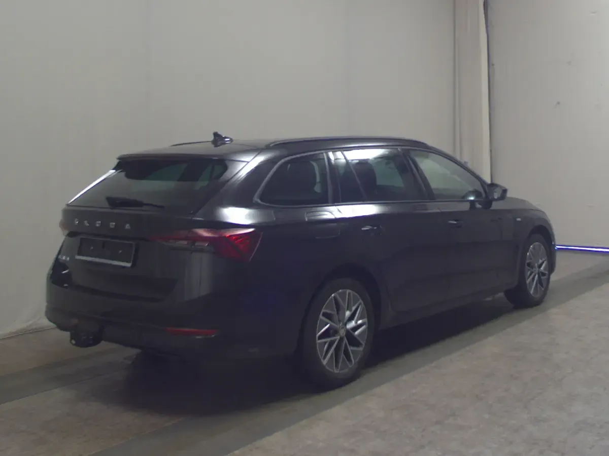 Gebraucht Skoda Octavia Ambition 150 PS (110 kW) 2023 Schwarz Kombi