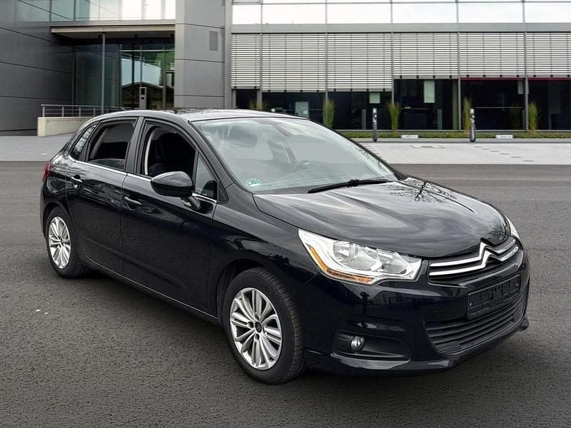 Gebraucht Citroën C4 Tendance 120 PS (88 kW) 2014 Schwarz Limousine