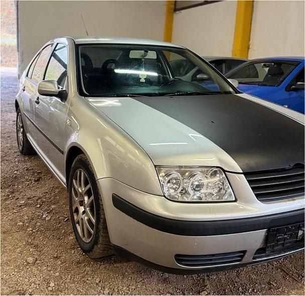 Gebraucht VW Bora 116 PS (85 kW) 2001 Silber Limousine
