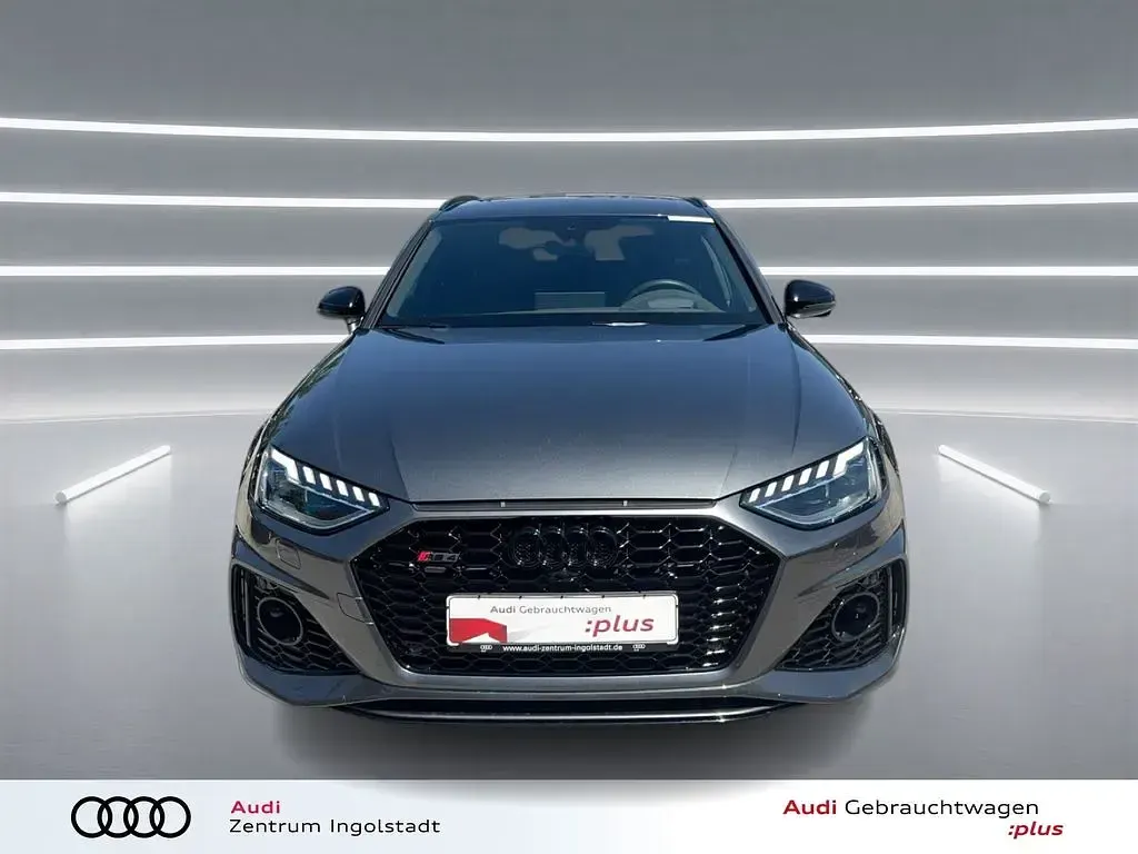 Gebraucht Audi RS4 Ambiente 450 PS (330 kW) 2024 Daytonagrau perleffekt Kombi
