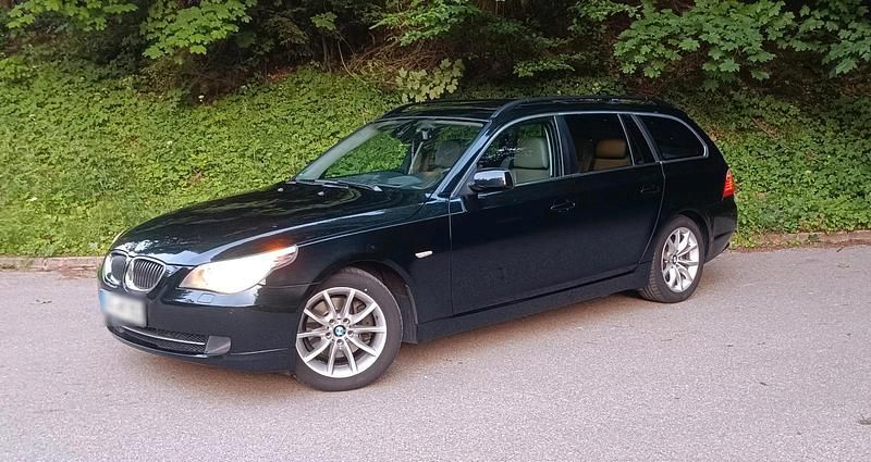 Gebraucht BMW 525 197 PS (144 kW) 2009 Schwarz Kombi