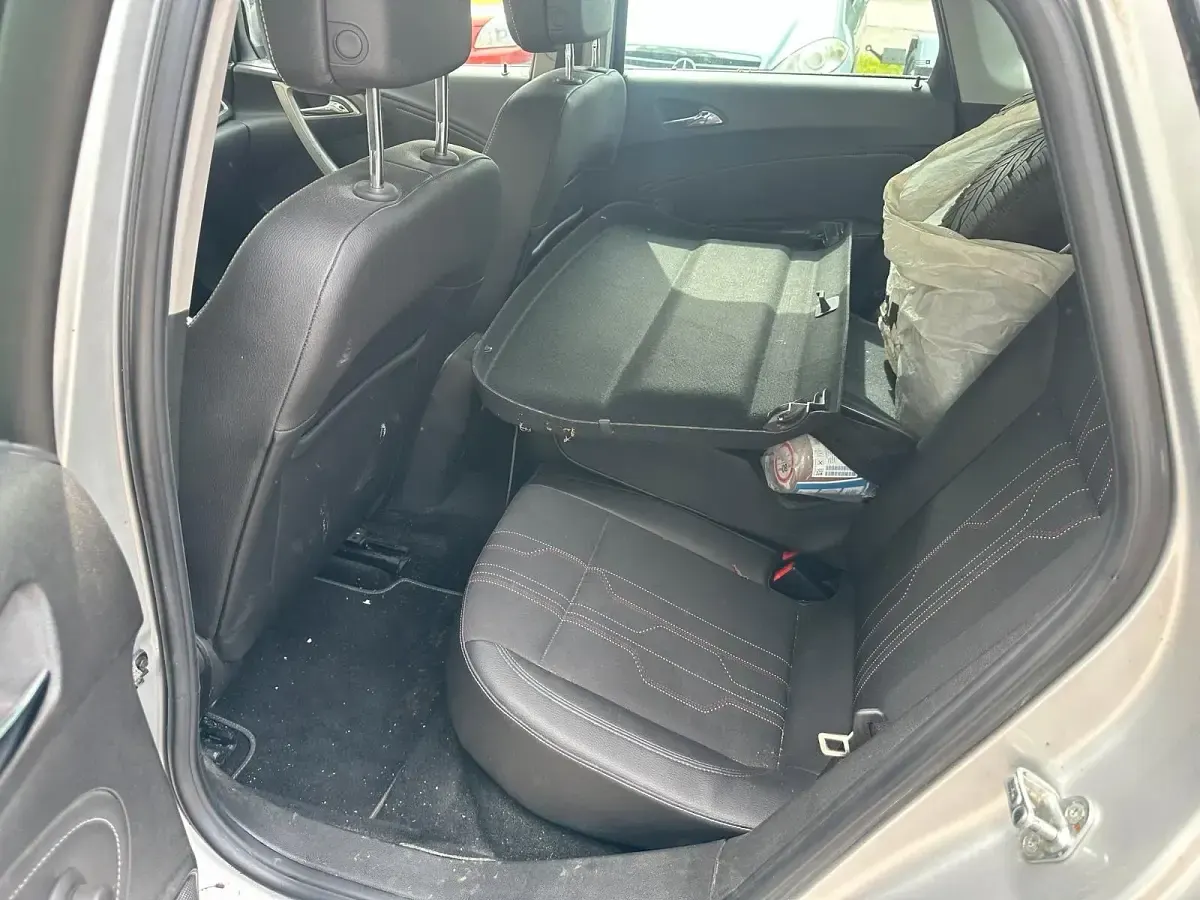 Gebraucht Opel Astra 140 PS (102 kW) 2013 Grau Kleinwagen