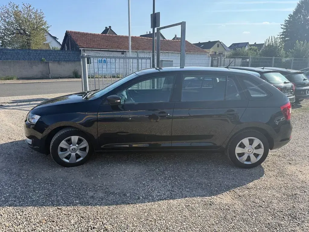 Gebraucht Skoda Rapid Active 90 PS (66 kW) 2017 Schwarz Kleinwagen