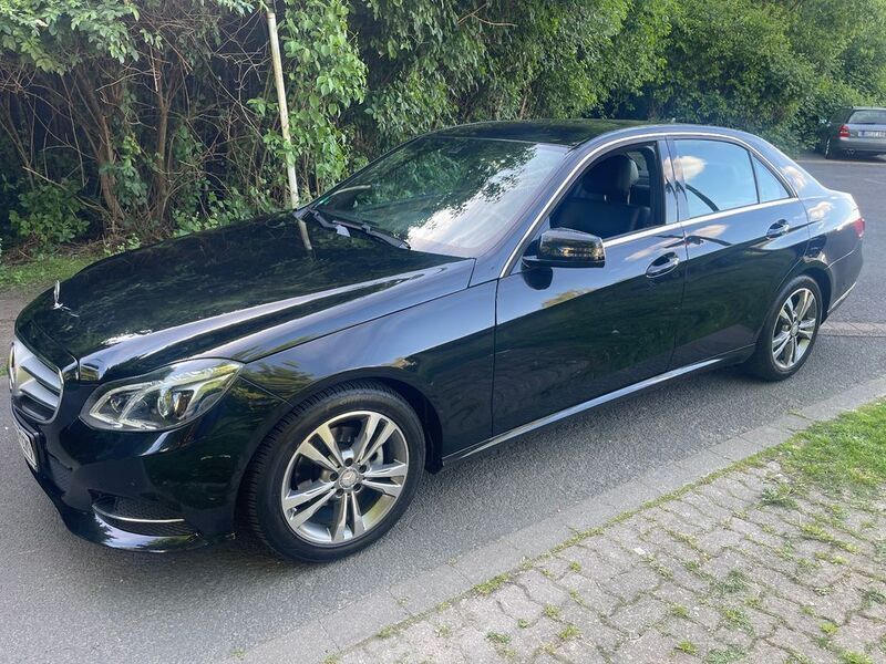 Schwarz Gebraucht 2015 Mercedes 220 Limousine | 16.990 € (Teuer) - Bild 1/4