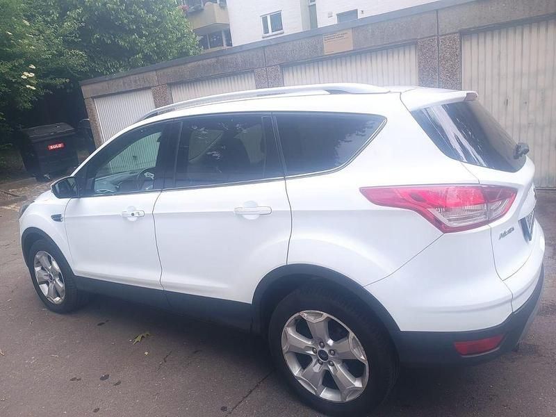 Gebraucht Ford Kuga 163 PS (119 kW) 2014 Weiß SUV