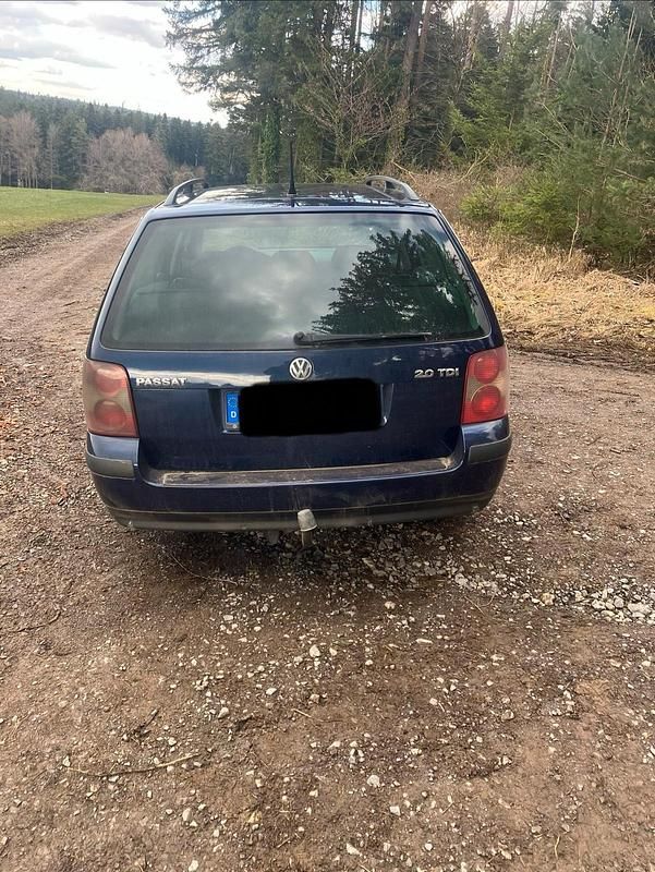 Gebraucht VW Passat 140 PS (102 kW) 2003 Blau Kombi