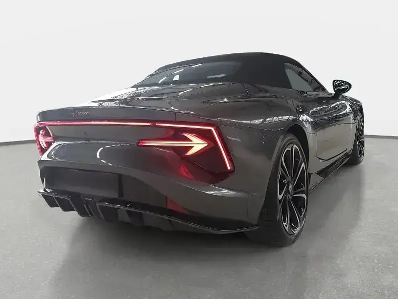 Gebraucht MG Cyberster 375 kW (510 PS) 2026 Andes grey metallic Cabrio