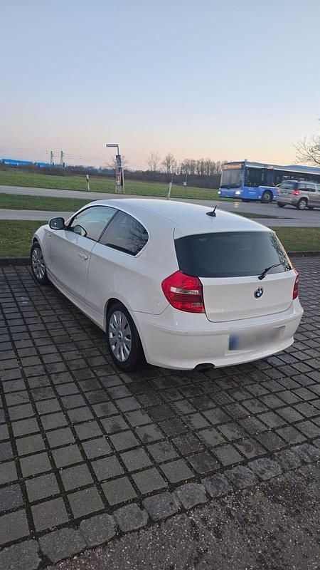 Usata BMW 116 120 CV (88 kW) 2009 Bianco Utilitaria