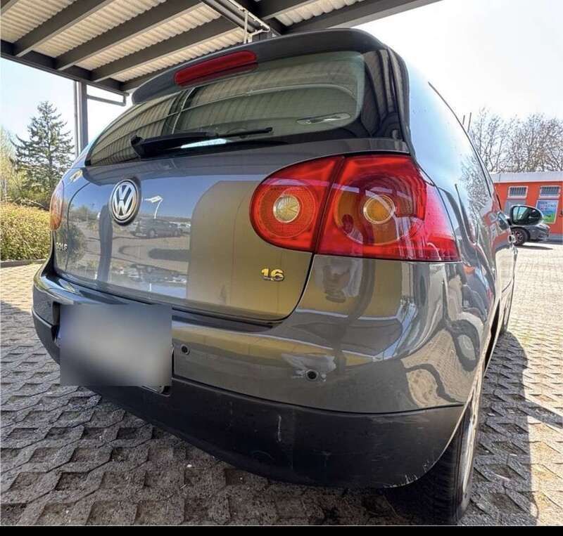 Gebraucht 2005 VW Golf IV Comfortline Limousine | 5.300 € (Teuer) - Bild 1/4
