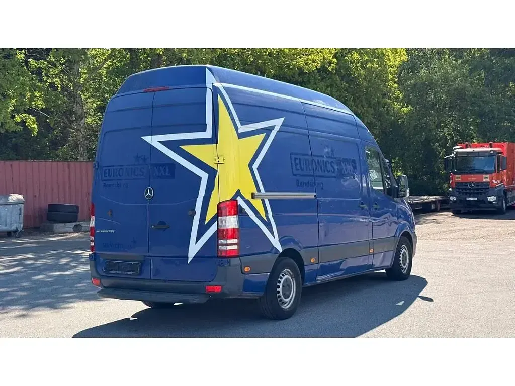 Gebraucht Mercedes Sprinter 143 PS (105 kW) 2018 Atlantisblau Van