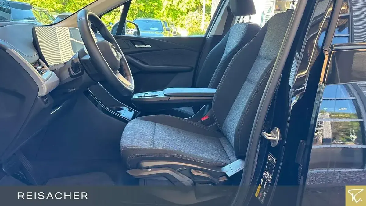 Gebraucht BMW 230e Active Tourer 326 PS (239 kW) 2025 Schwarz Van / Kleinbus