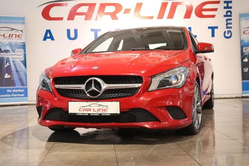 Rot Gebraucht 2016 Mercedes CLA200 Shooting Brake Kombi | 13.444 € (Fairer Preis) - Bild 1/4
