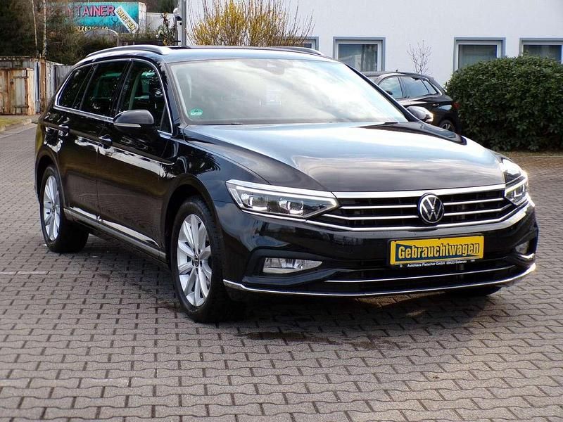 Gebraucht VW Passat Elegance 150 PS (110 kW) 2021 Deep black Kombi