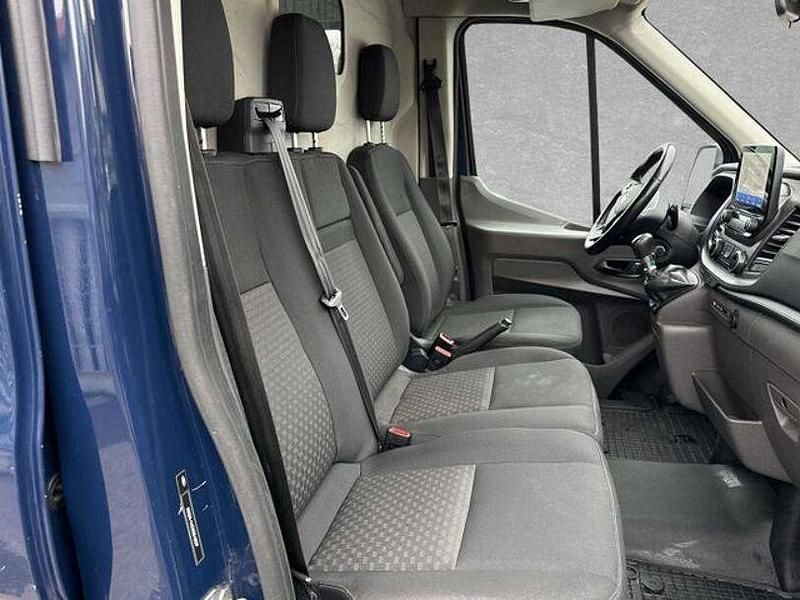 Gebraucht Ford Transit Trend 170 PS (125 kW) 2021 Blau (blazer blau) Limousine