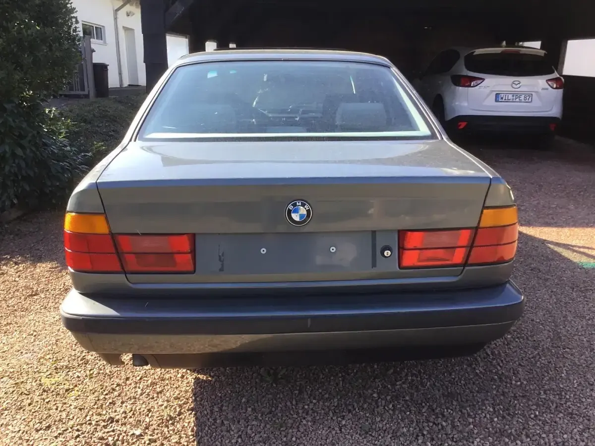 Gebraucht BMW 524 115 PS (84 kW) 1989 Limousine