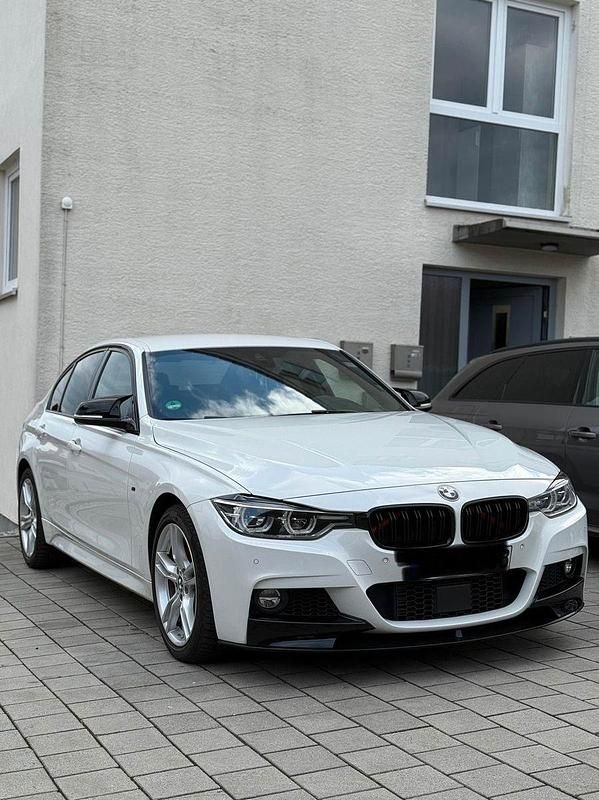 Weiß Gebraucht 2016 BMW 335 M Sport Limousine | 21.450 € (Fairer Preis) - Bild 1/4