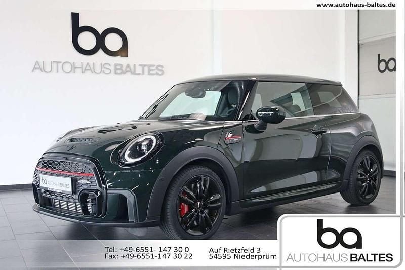 Gebraucht Mini John Cooper Works 231 PS (169 kW) 2024 Rebel green uni Kleinwagen