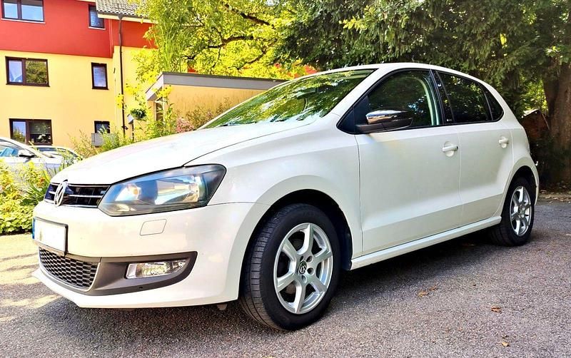 Weiß Gebraucht 2011 VW Polo Style Kleinwagen | 4.900 € (Fairer Preis) - Bild 1/4